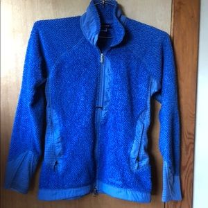 Patagonia R2 full zippier fleece